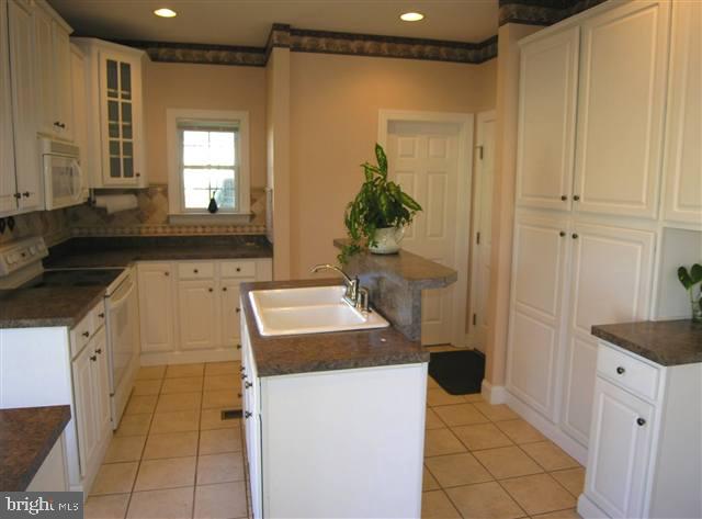 37 Wetherburn Road Enola, PA 17025 - Photo 5 of 12 Gallery Image 5