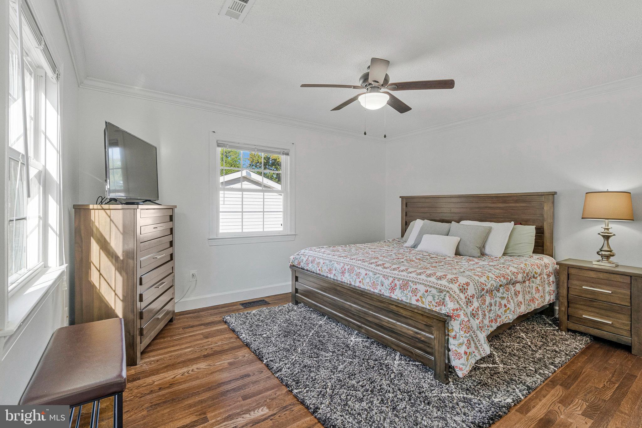 400 East Poplar Road Sterling, VA 20164 - Photo 15 of 40 Primary Bedroom