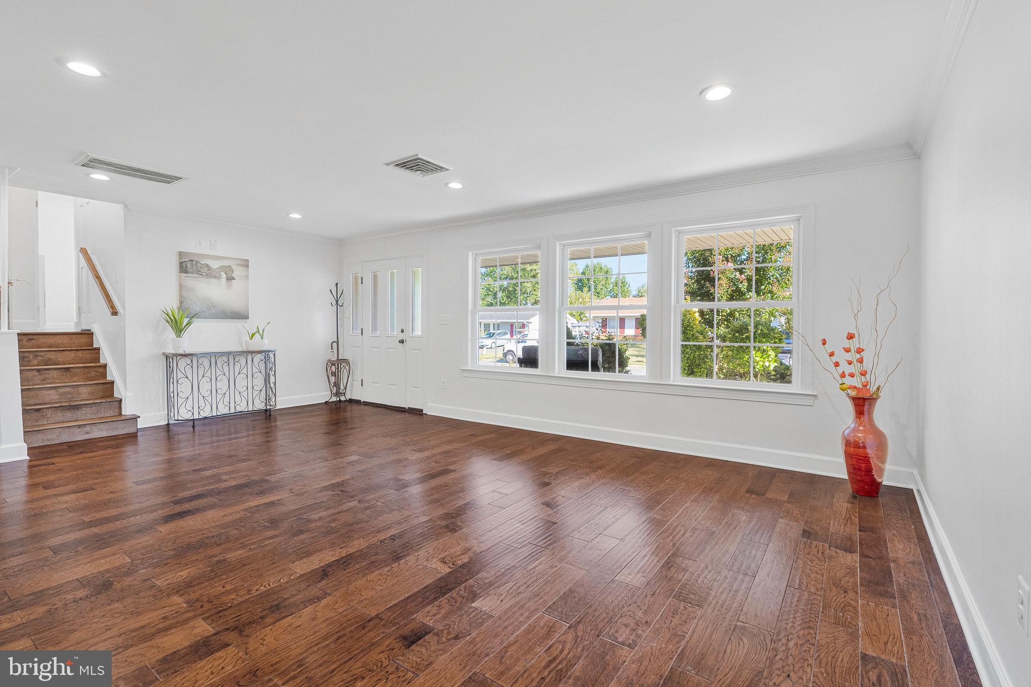 400 East Poplar Road Sterling, VA 20164 - Photo 8 of 40 Gallery Image 8