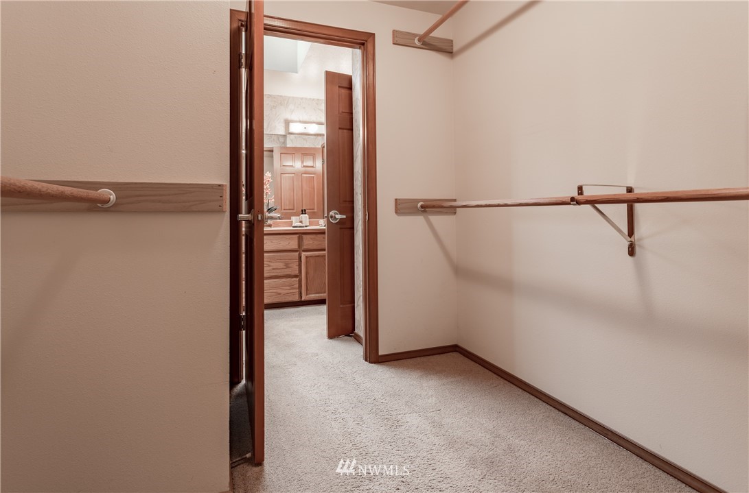 8911 196th Street Southwest Edmonds, WA 98026 - Photo 15 of 24 Gallery Image 15