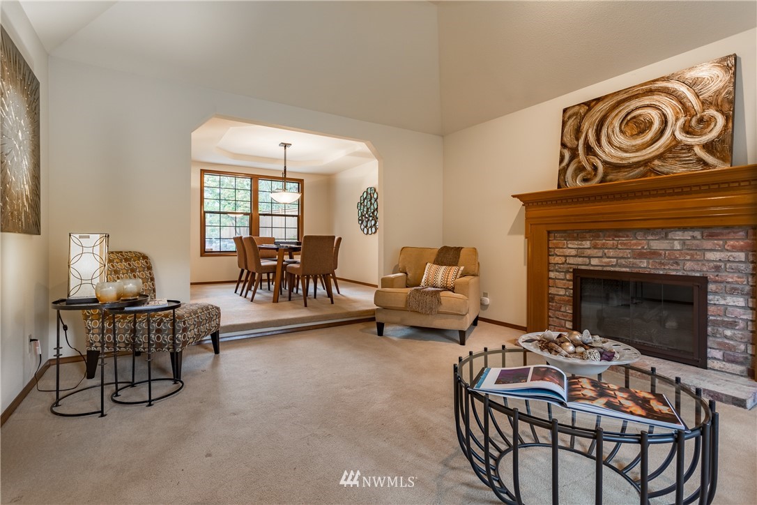 8911 196th Street Southwest Edmonds, WA 98026 - Photo 5 of 24 Gallery Image 5