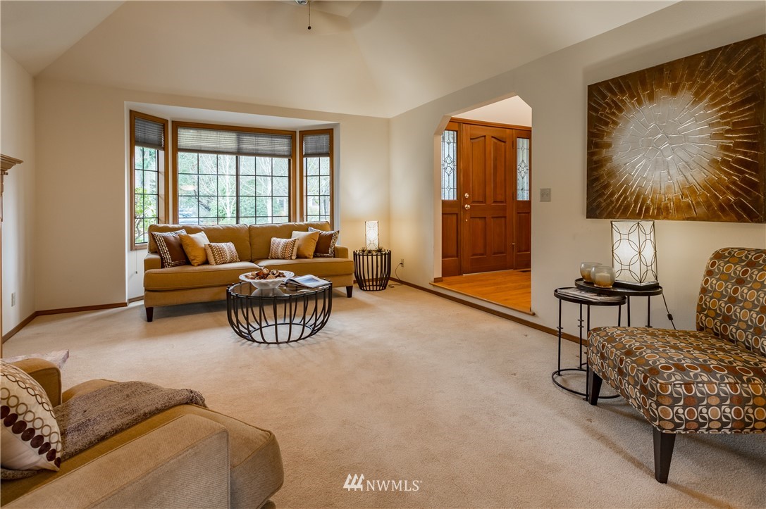 8911 196th Street Southwest Edmonds, WA 98026 - Photo 6 of 24 Gallery Image 6