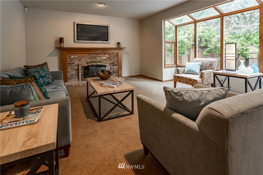 8911 196th Street Southwest Edmonds, WA 98026 - Photo 7 of 24 Gallery Image 7