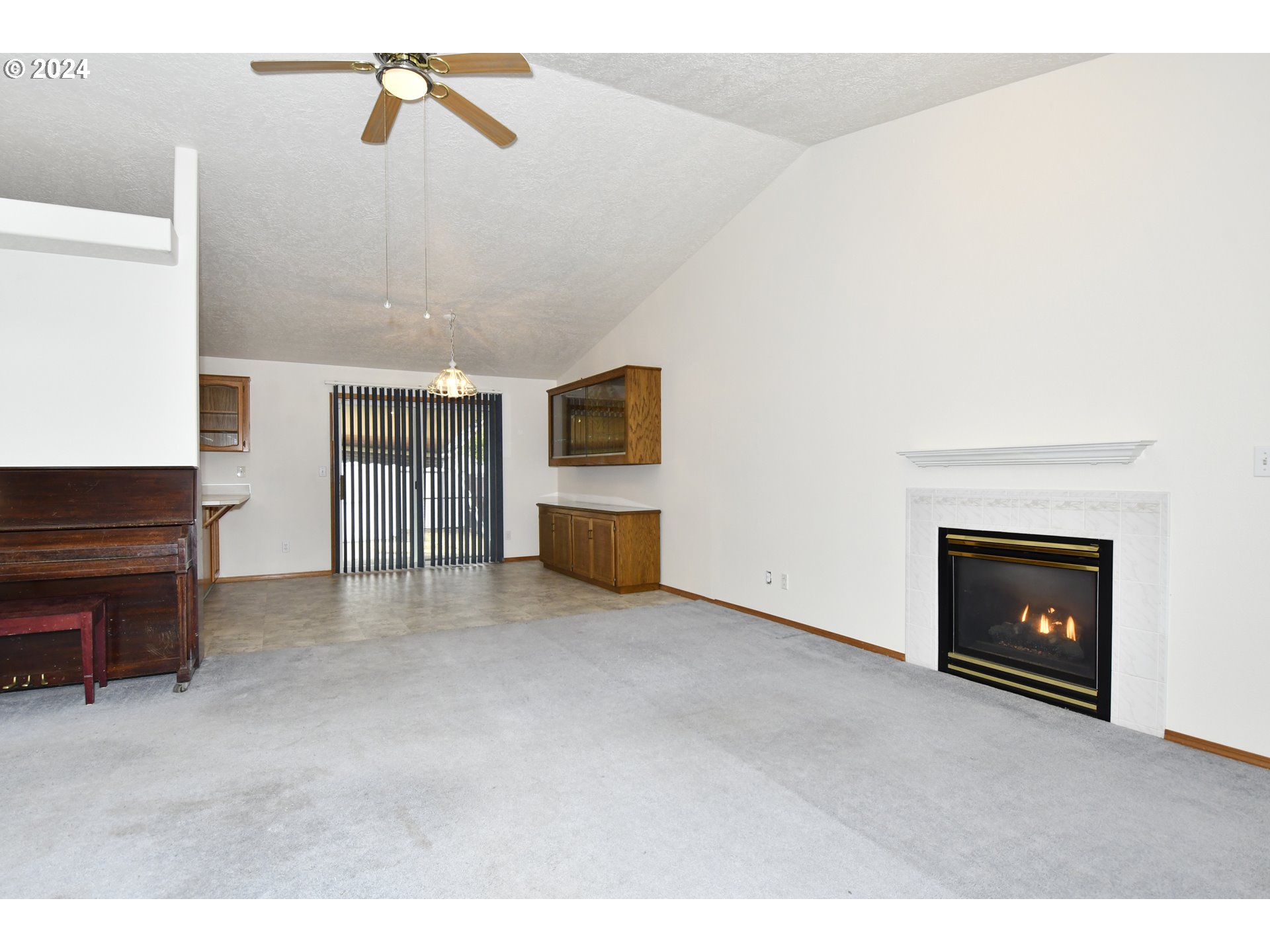 930 Haley Court Oregon City, OR 97045 - Photo 4 of 36 Gallery Image 4