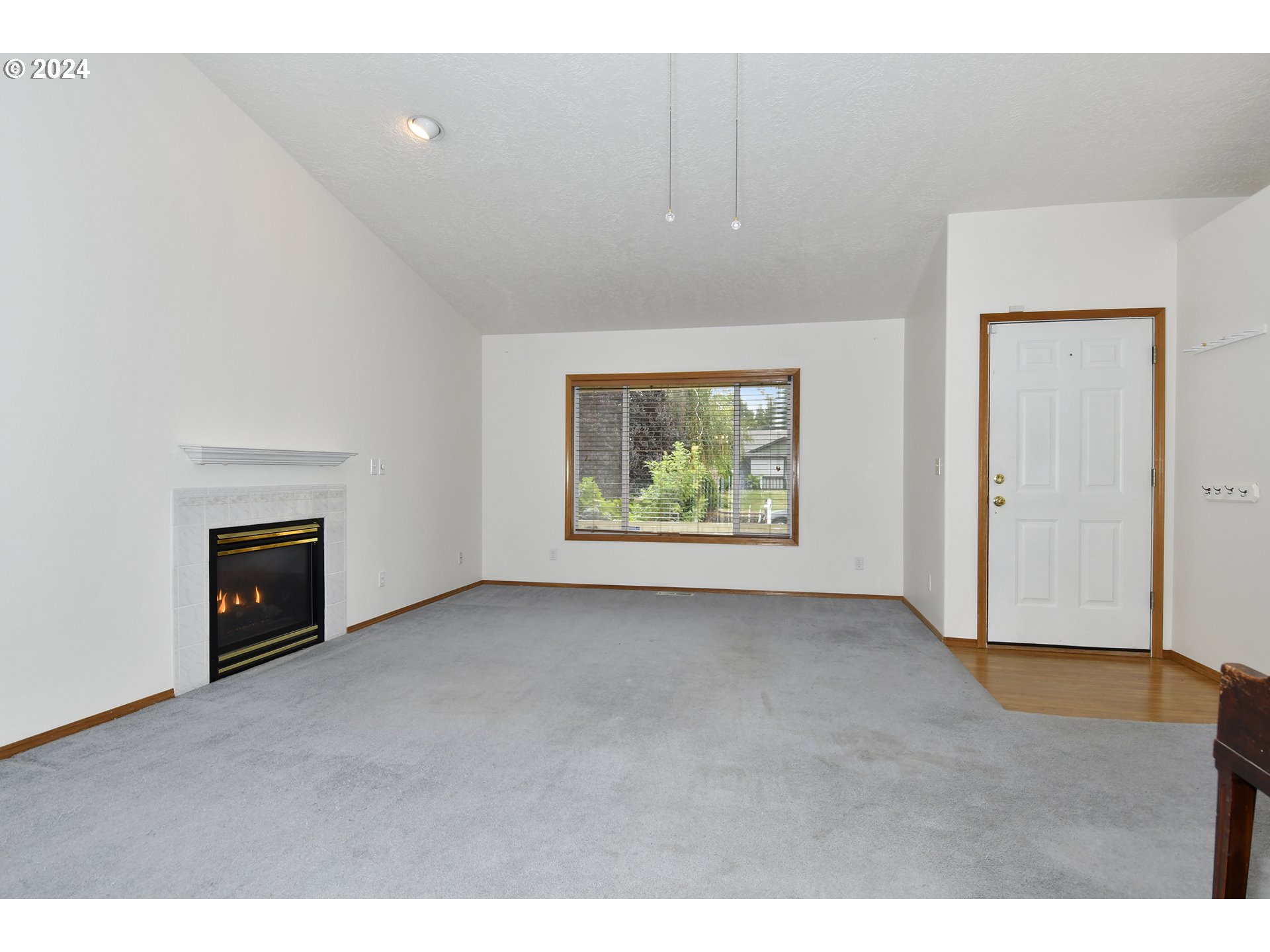 930 Haley Court Oregon City, OR 97045 - Photo 6 of 36 Gallery Image 6