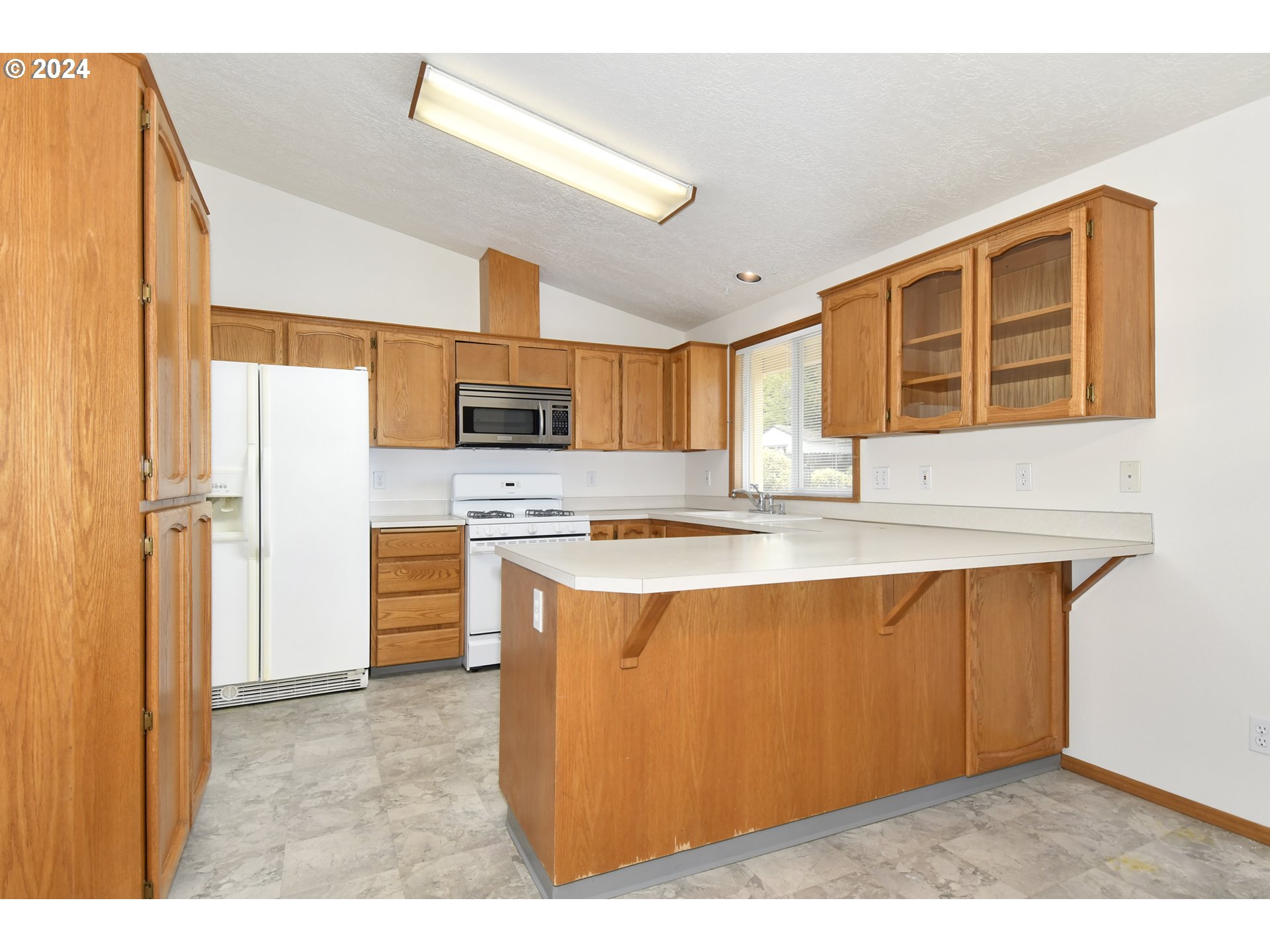 930 Haley Court Oregon City, OR 97045 - Photo 10 of 36 Gallery Image 10