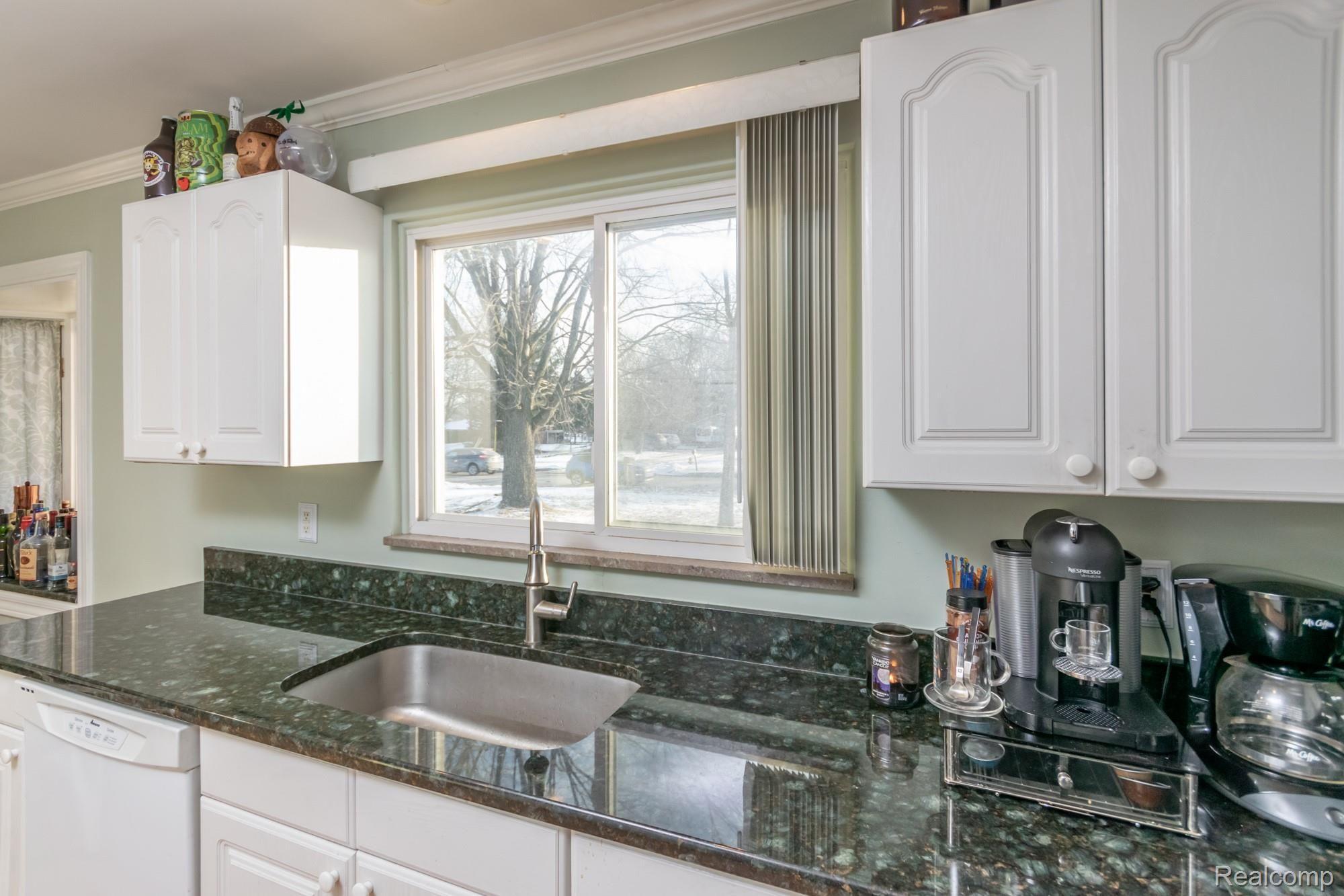 35905 Kelly Road Clinton Township, MI 48035 - Photo 10 of 28 _DSC0028.jpg