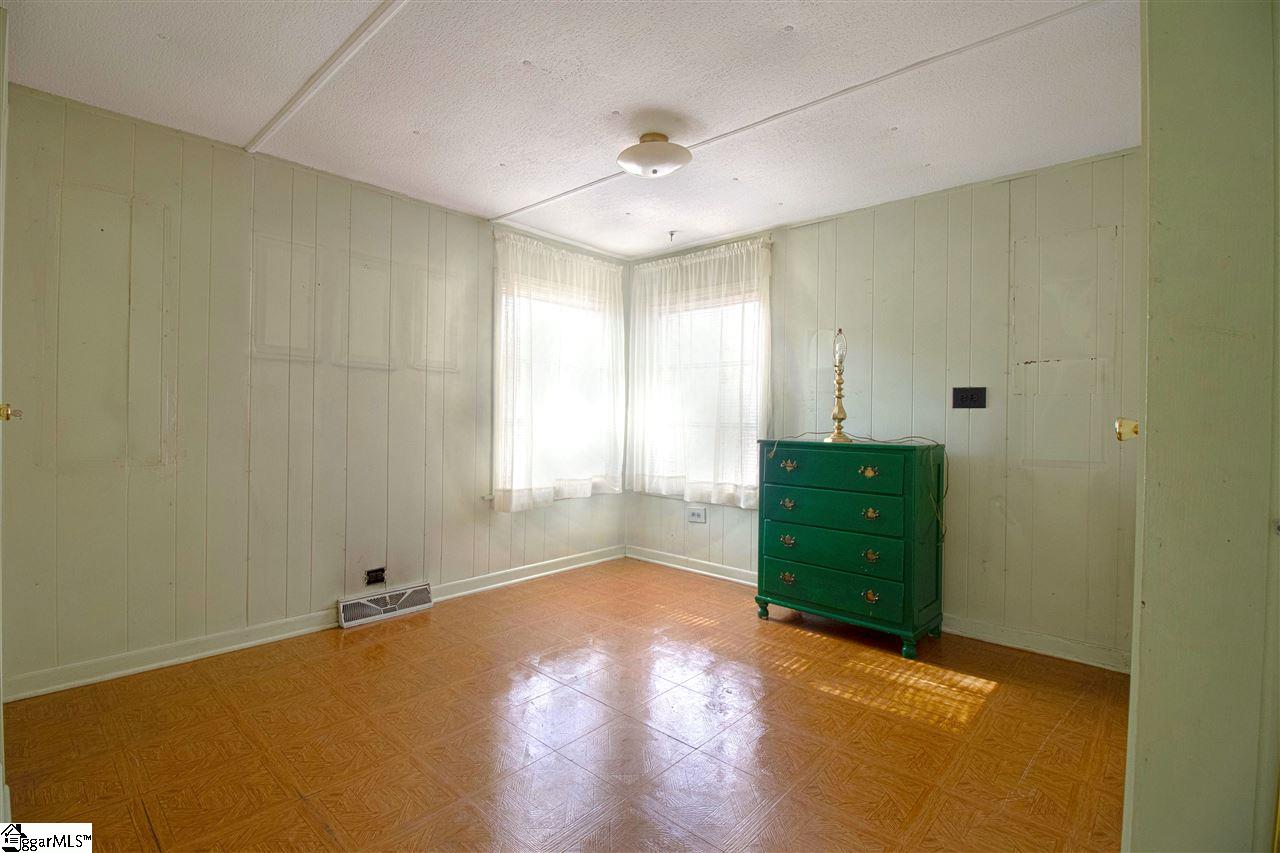 461 Tanyard Road Greenville, SC 29609 - Photo 11 of 26