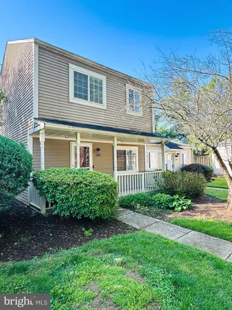 $2,350 | 11432 Herefordshire Way, Germantown, MD 20876