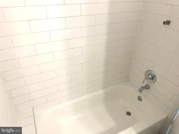 $2,350 | 11432 Herefordshire Way, Germantown, MD 20876