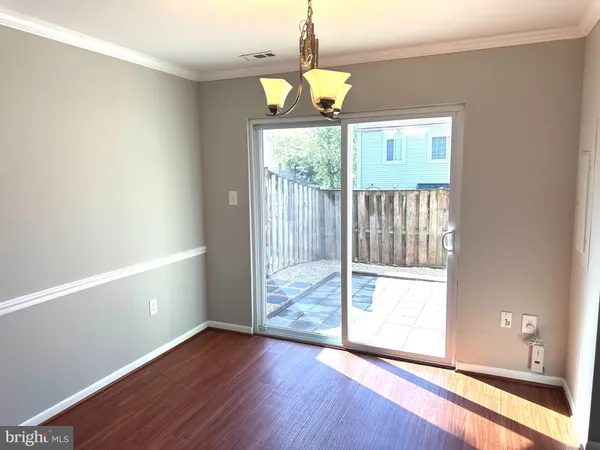 $2,350 | 11432 Herefordshire Way, Germantown, MD 20876