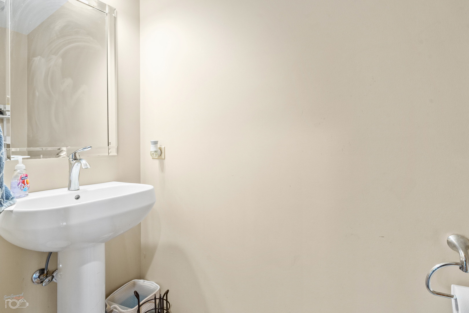 16015 West Baker Road Manhattan, IL 60442 - Photo 43 of 66 a bathroom with a sink a toilet and a mirror