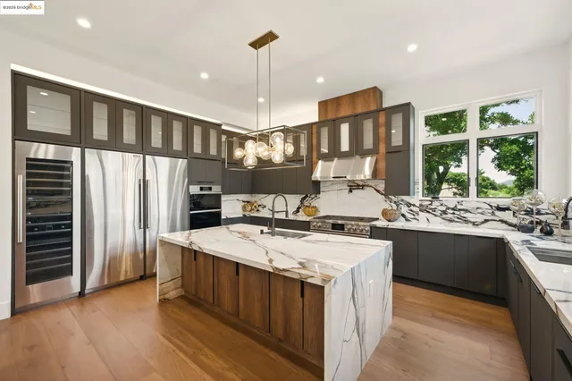 $3,450,000 | 13462 Campus Drive, Oakland, CA 94619