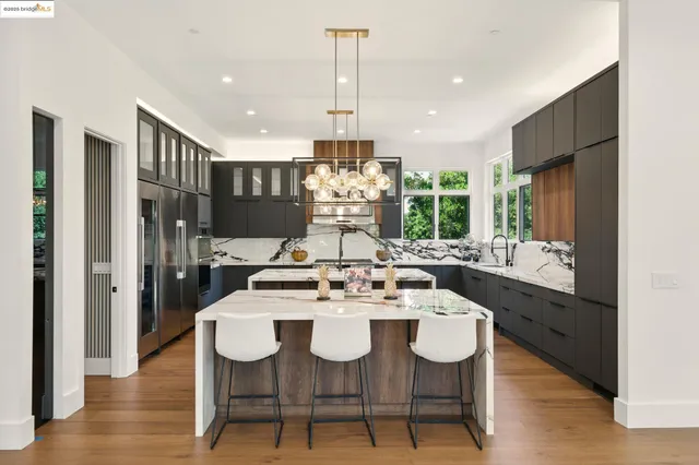 $3,450,000 | 13462 Campus Drive, Oakland, CA 94619