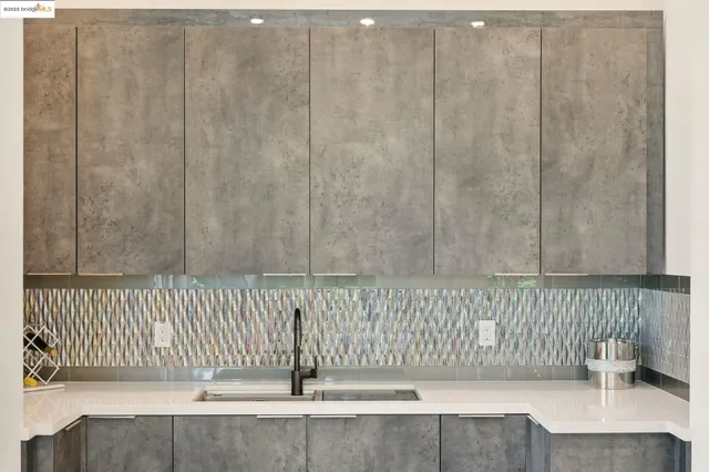 $3,450,000 | 13462 Campus Drive, Oakland, CA 94619