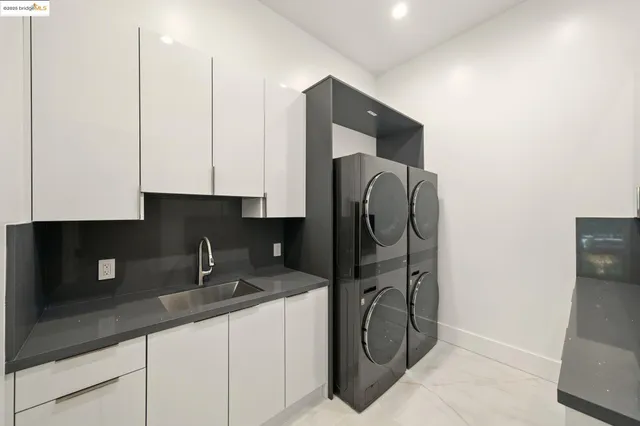 $3,450,000 | 13462 Campus Drive, Oakland, CA 94619