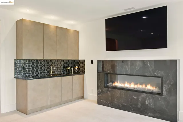 $3,450,000 | 13462 Campus Drive, Oakland, CA 94619