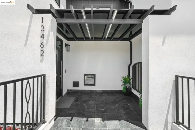 $3,450,000 | 13462 Campus Drive, Oakland, CA 94619