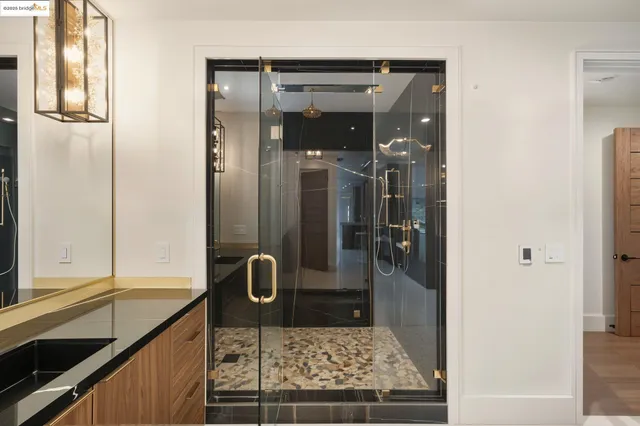 $3,450,000 | 13462 Campus Drive, Oakland, CA 94619