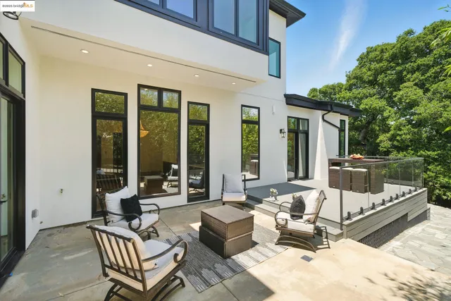 $3,450,000 | 13462 Campus Drive, Oakland, CA 94619