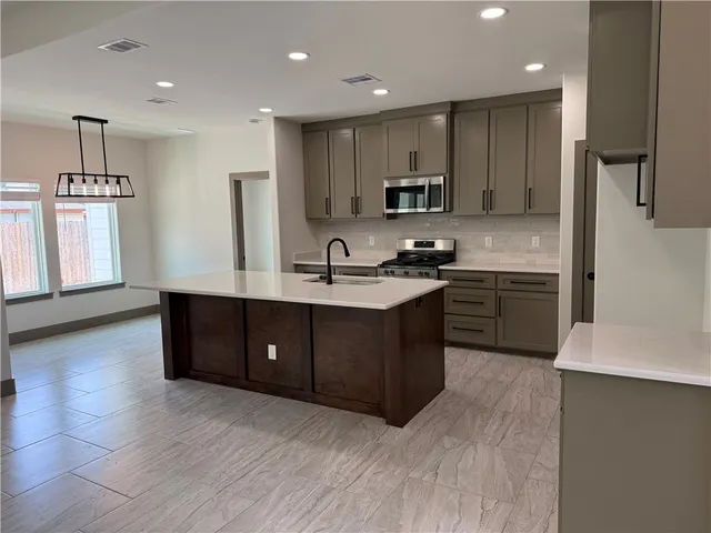 $2,900 | 3805 Willow Weep Drive, Corpus Christi, TX 78410