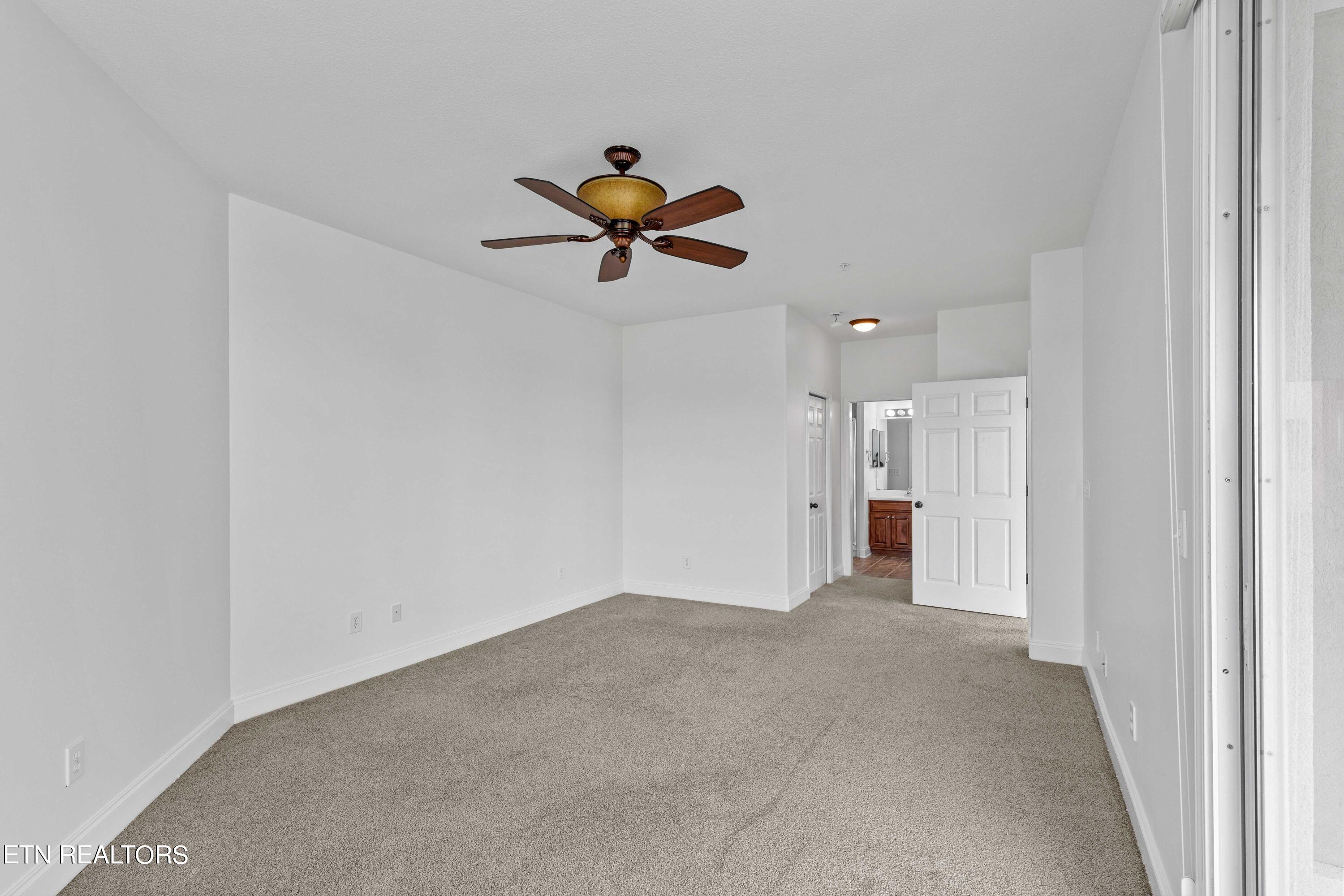 545 Rarity Bay Parkway, Unit 101 Vonore, TN 37885 - Photo 12 of 23 IMG_8612