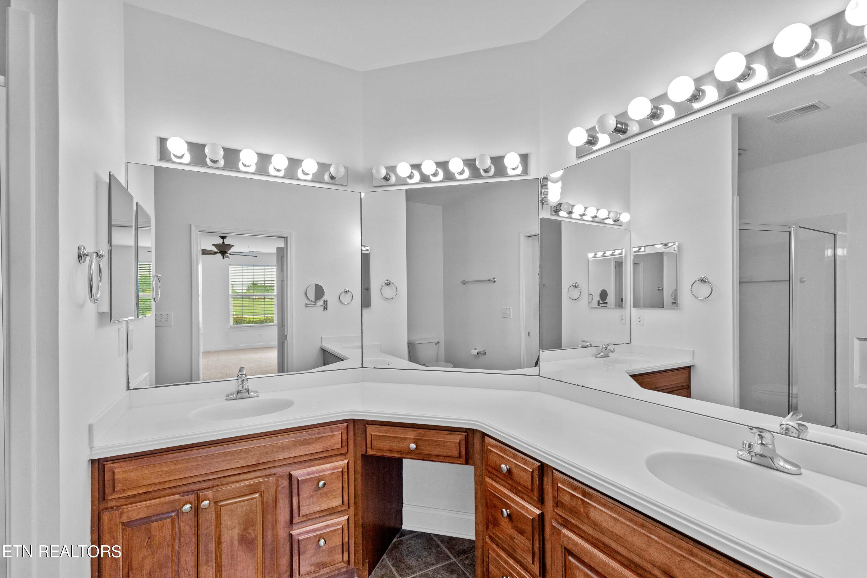 545 Rarity Bay Parkway, Unit 101 Vonore, TN 37885 - Photo 13 of 23 IMG_8615