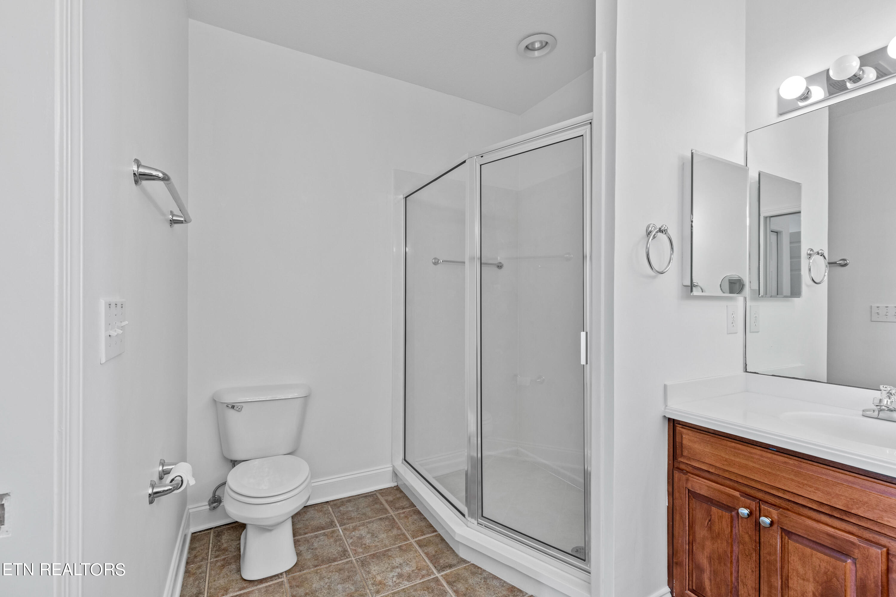 545 Rarity Bay Parkway, Unit 101 Vonore, TN 37885 - Photo 14 of 23 IMG_8621