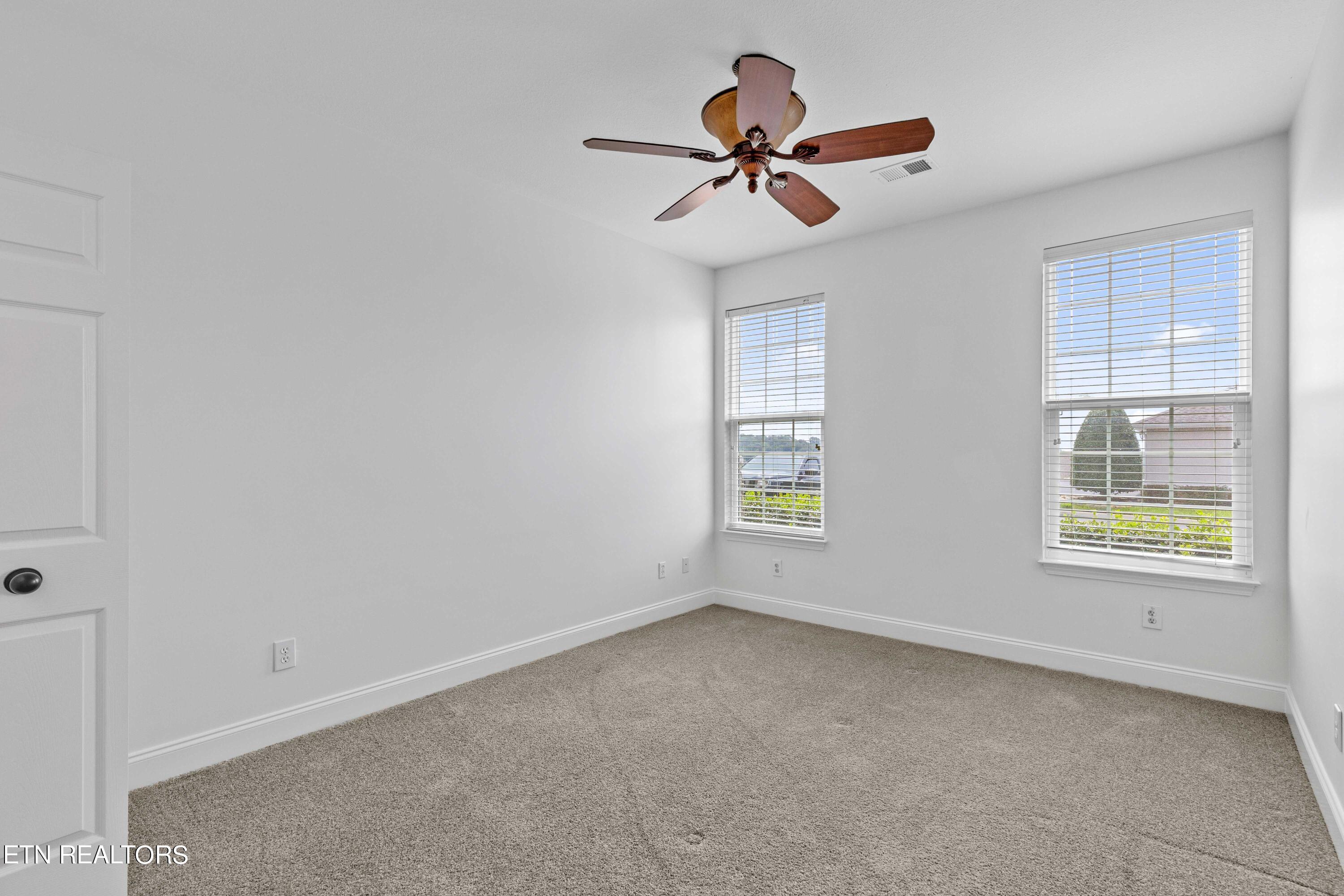 545 Rarity Bay Parkway, Unit 101 Vonore, TN 37885 - Photo 17 of 23 IMG_8633