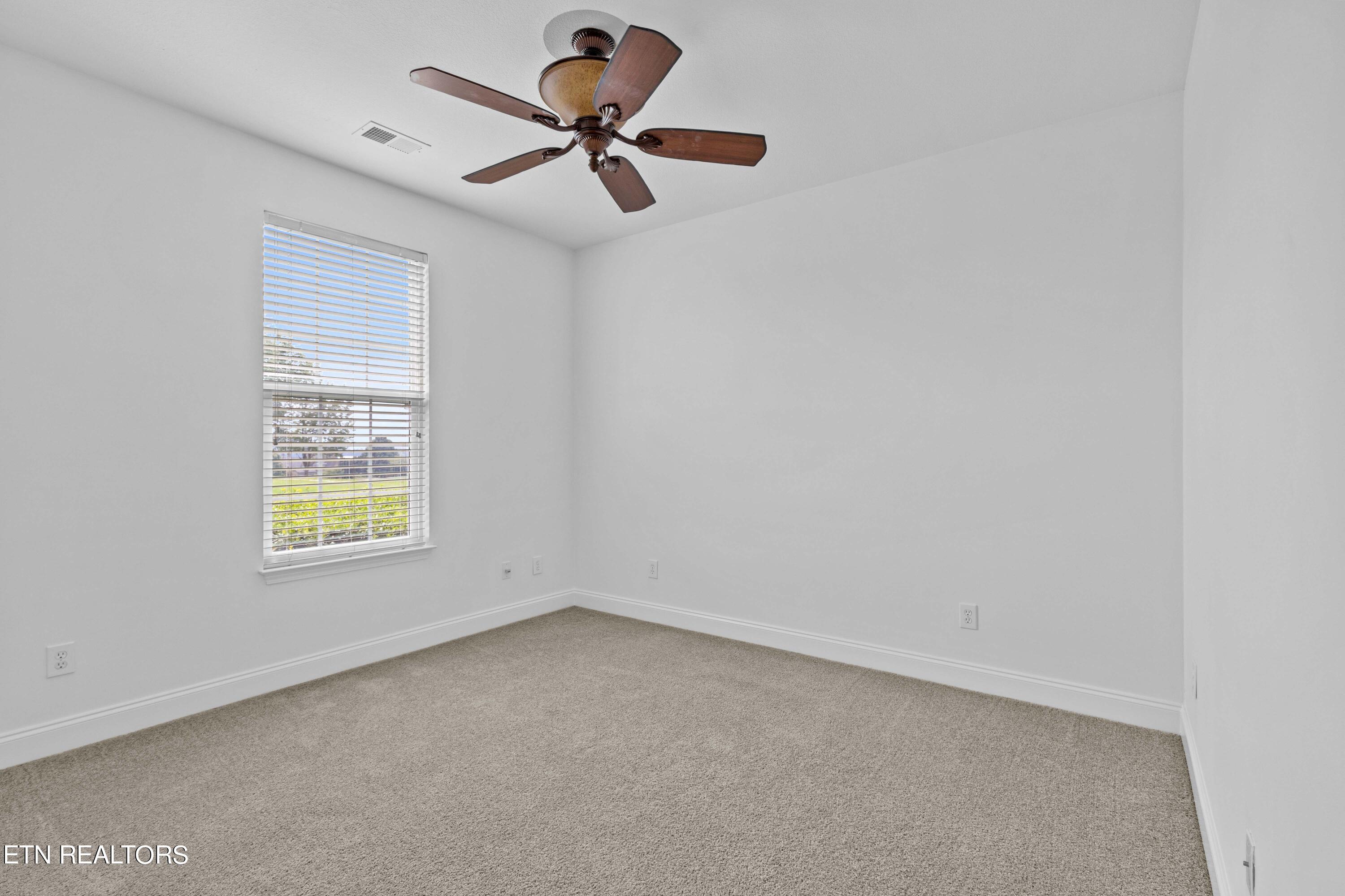 545 Rarity Bay Parkway, Unit 101 Vonore, TN 37885 - Photo 19 of 23 IMG_8639