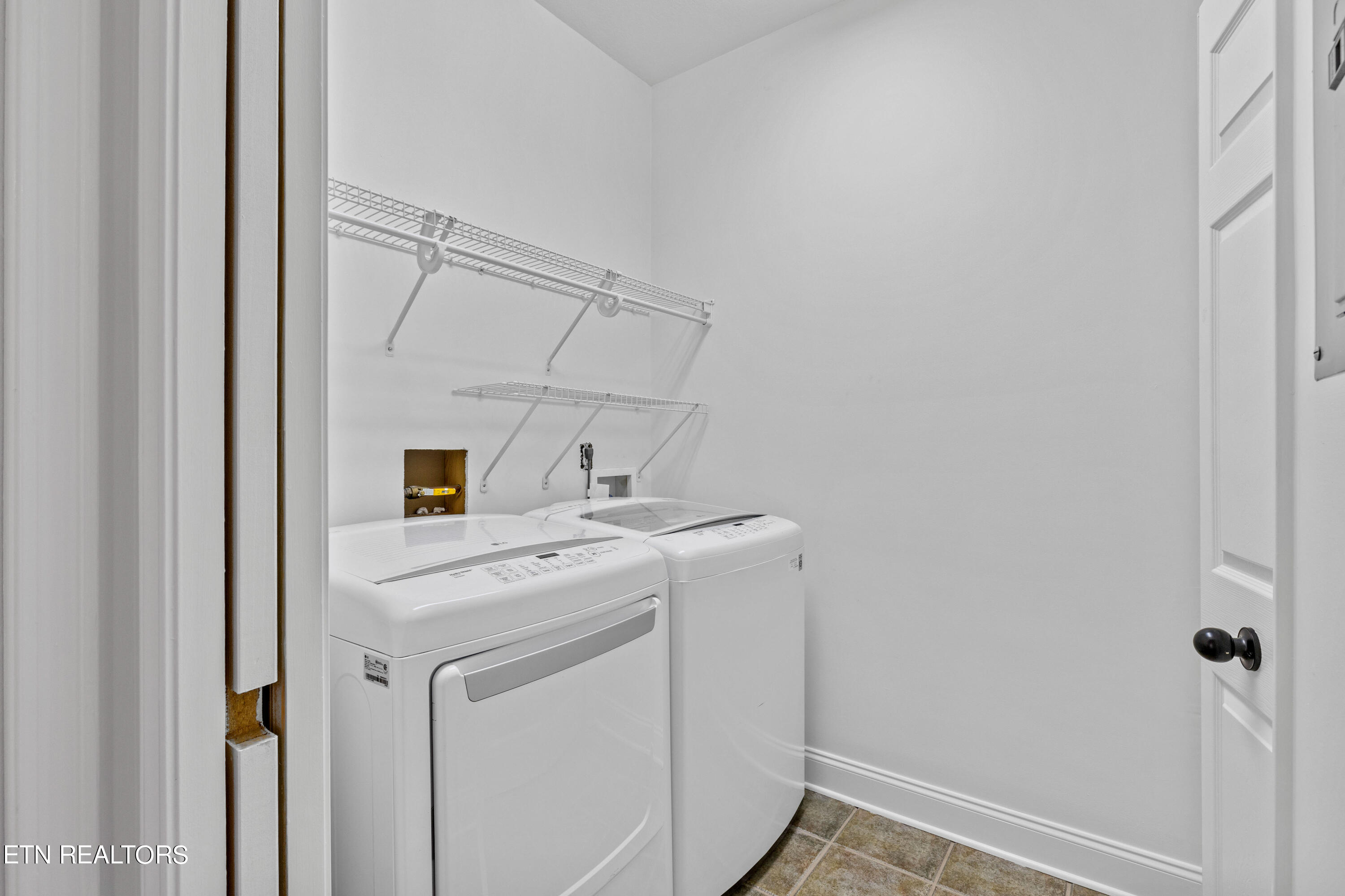 545 Rarity Bay Parkway, Unit 101 Vonore, TN 37885 - Photo 21 of 23 IMG_8627