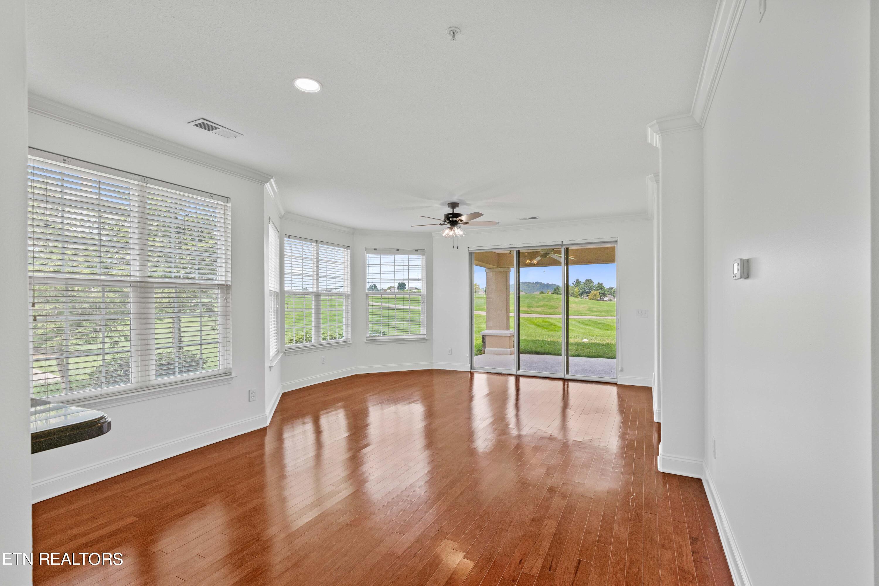 545 Rarity Bay Parkway, Unit 101 Vonore, TN 37885 - Photo 3 of 23 IMG_8591