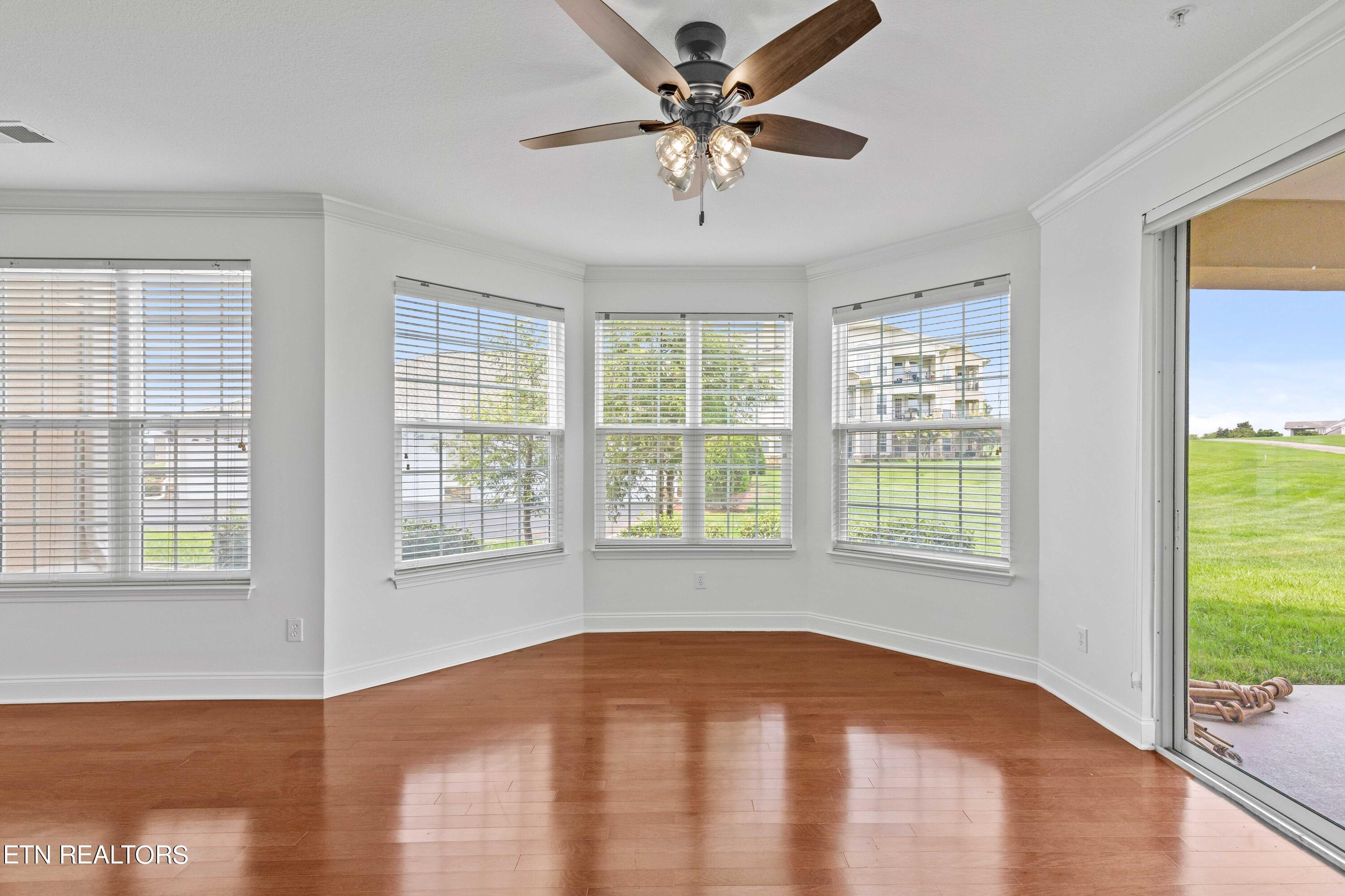 545 Rarity Bay Parkway, Unit 101 Vonore, TN 37885 - Photo 4 of 23 IMG_8597