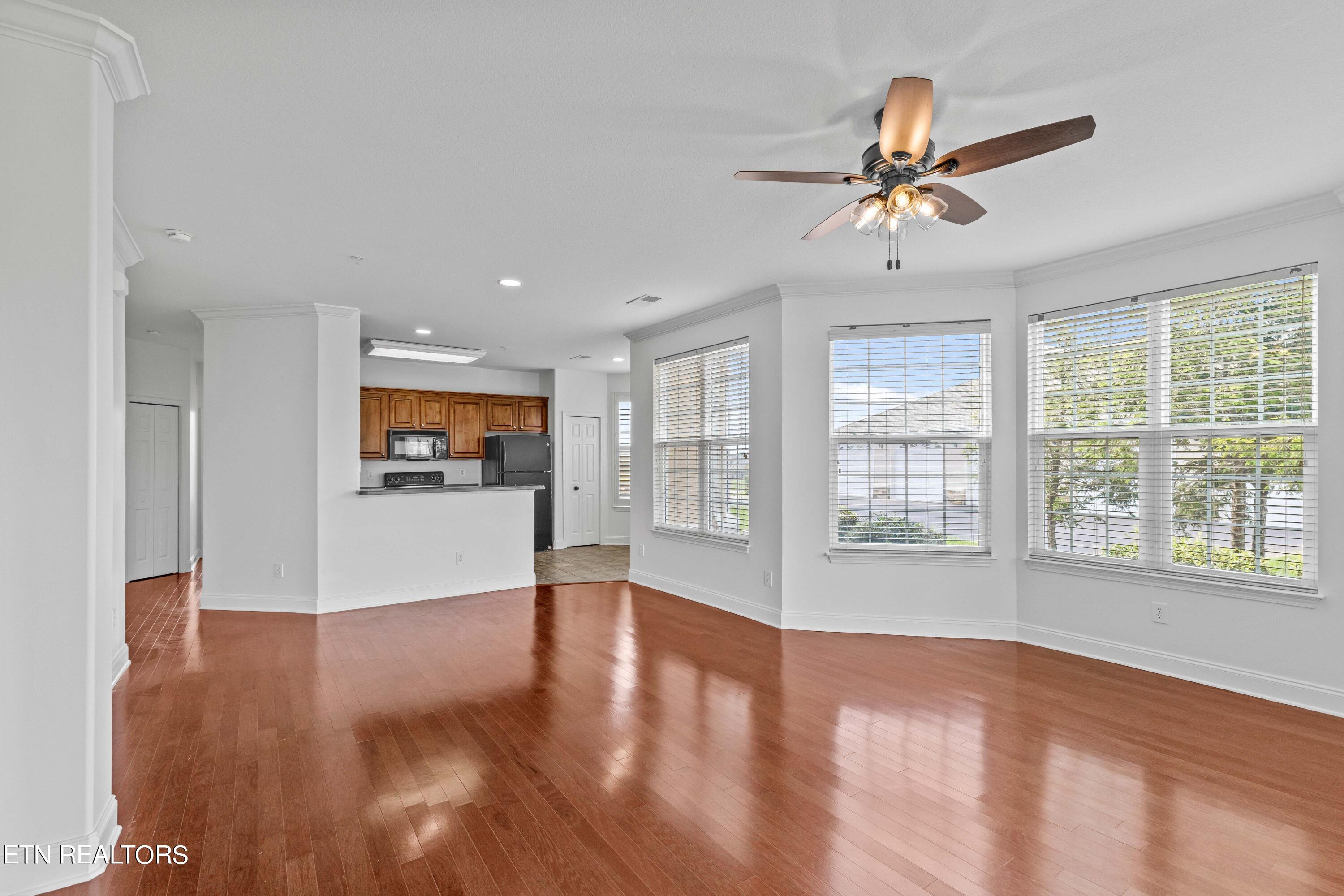 545 Rarity Bay Parkway, Unit 101 Vonore, TN 37885 - Photo 5 of 23 IMG_8594