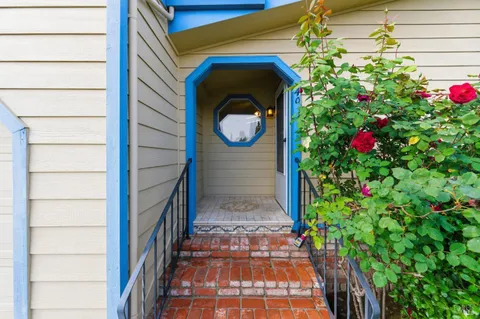 $335,000 | 40 Falcon Crest Circle, Unit 40, Napa, CA 94558