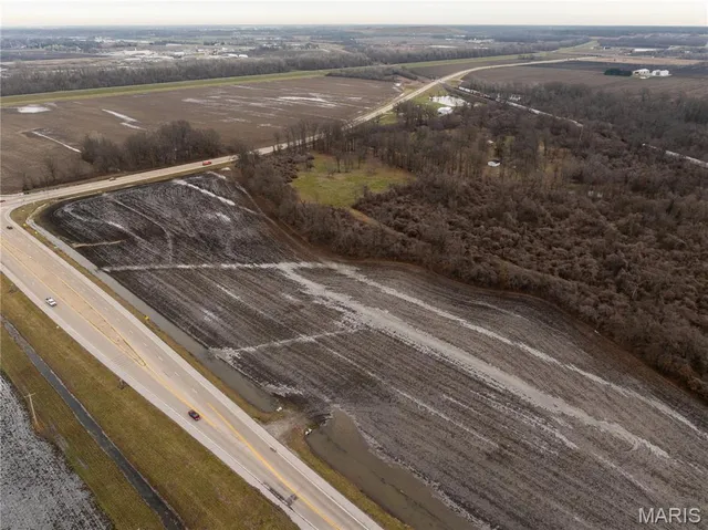 $3,200,000 | 4220 New Poag Road, South Roxana, IL 62087