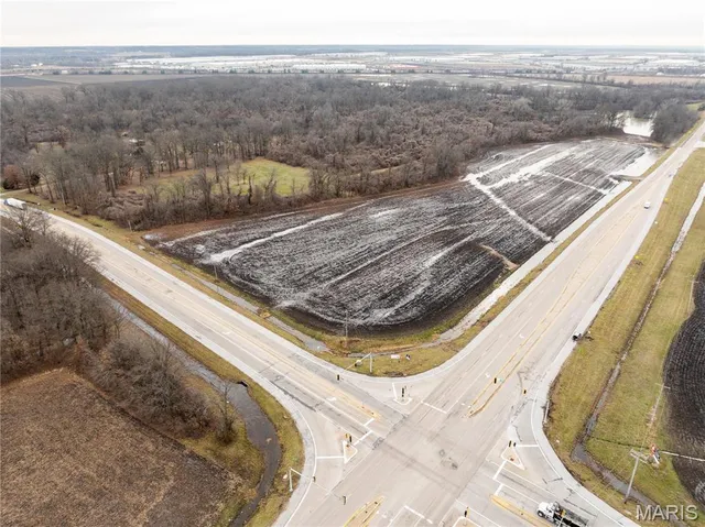 $3,200,000 | 4220 New Poag Road, South Roxana, IL 62087