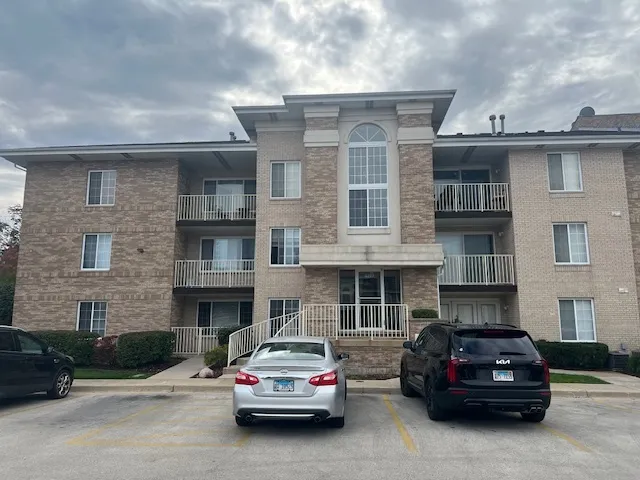 $169,500 | 4222 West 77th Street, Unit 202, Chicago, IL 60652