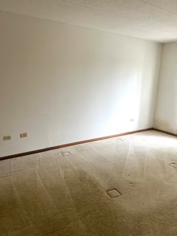 $169,500 | 4222 West 77th Street, Unit 202, Chicago, IL 60652