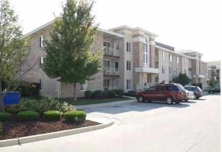 $169,500 | 4222 West 77th Street, Unit 202, Chicago, IL 60652