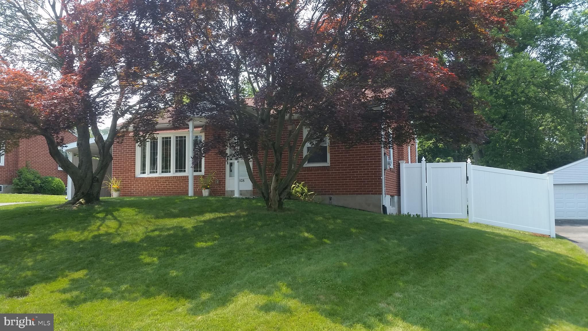 938 High Boulevard Reading, PA 19607 - Photo 3 of 29