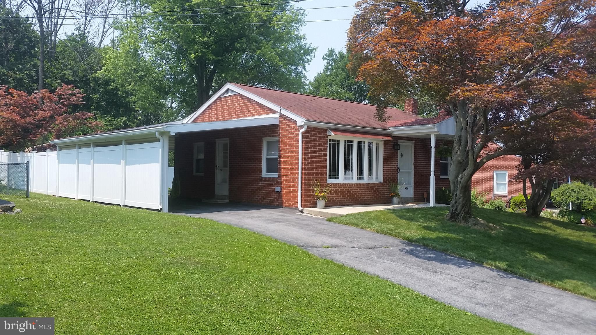 938 High Boulevard Reading, PA 19607 - Photo 4 of 29
