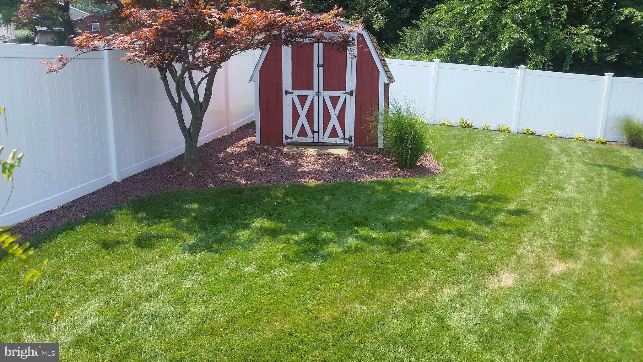 938 High Boulevard Reading, PA 19607 - Photo 7 of 29
