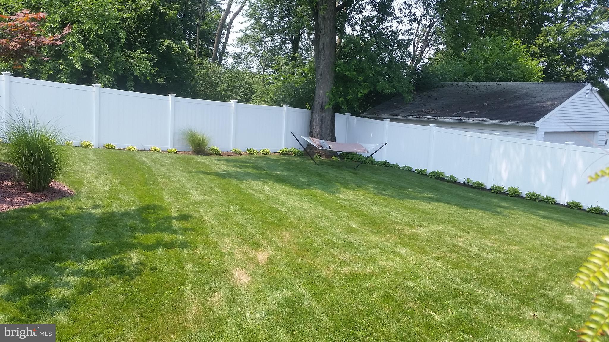 938 High Boulevard Reading, PA 19607 - Photo 8 of 29