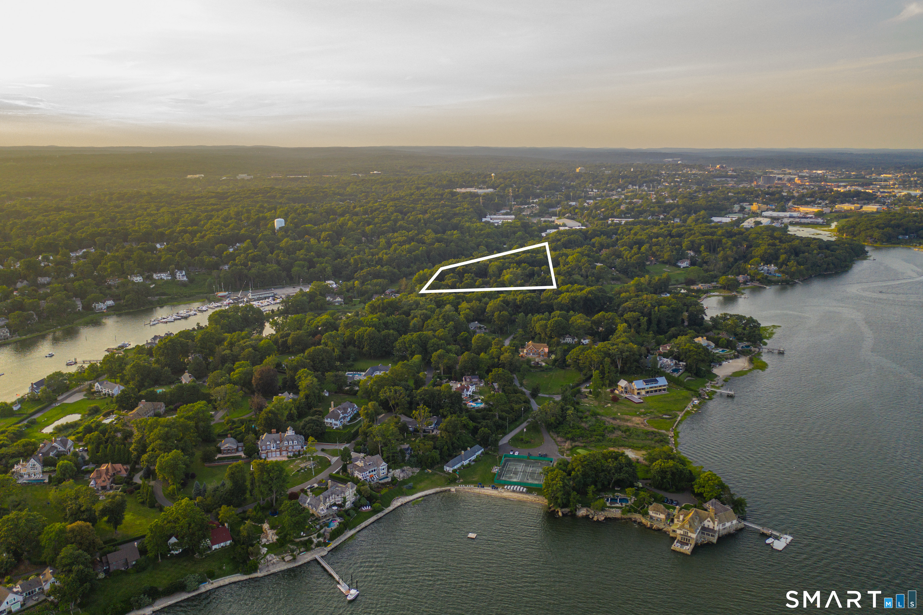 3 Hilltop Road Norwalk, CT 06854 - Photo 4 of 10