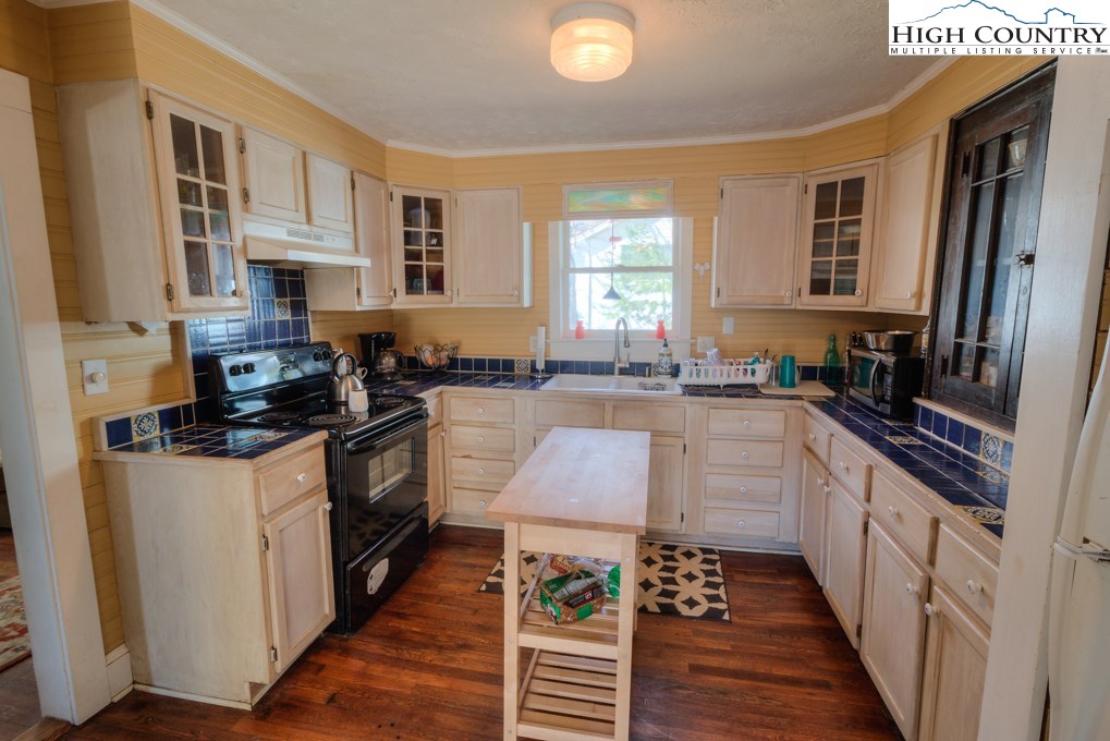288 Junaluska Road Boone, NC 28607 - Photo 22 of 33 Gallery Image 22