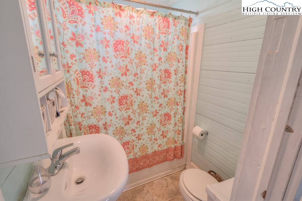 288 Junaluska Road Boone, NC 28607 - Photo 25 of 33 Gallery Image 25