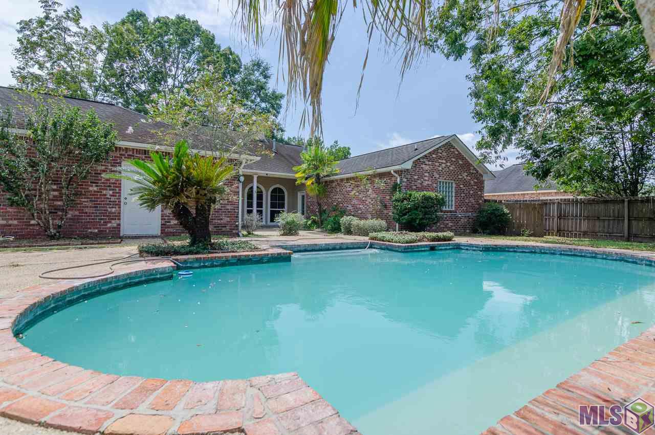 16151 Indigo Ridge Avenue Baton Rouge, LA 70817 - Photo 1 of 26 Inground pool