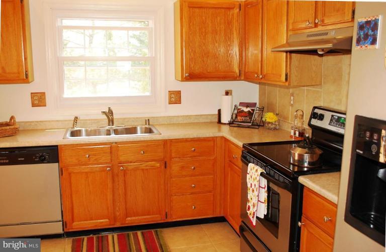 9575 Kings Grant Road Laurel, MD 20723 - Photo 10 of 24 Updated Kitchen with stainless appliances...