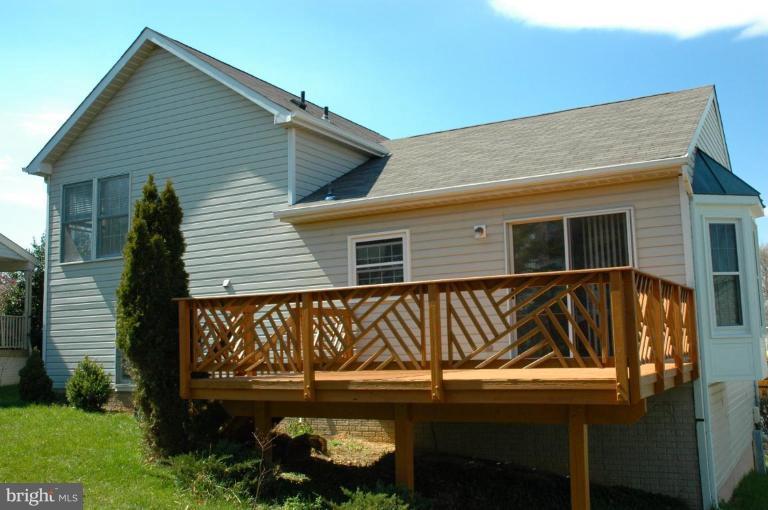 9575 Kings Grant Road Laurel, MD 20723 - Photo 18 of 24 Exterior (Rear)